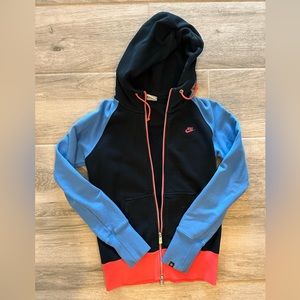 Nike Hoodie Barely Worn, Fun Color Combo